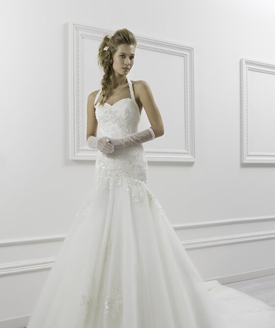 L 305 Abito da sposa  in pizzo